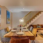 Apartment Biolay, Alpes Agency, Central Chamonix, Sleeps 6 * シャモニー